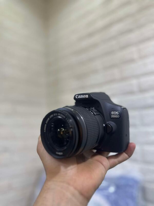 CANON EOS 2000D  USED