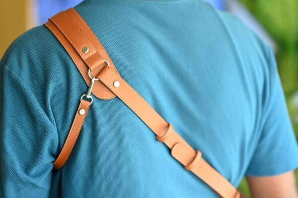 ⁦LEATHER CAMERA STRAP SINGLE⁩ - الصورة ⁦4⁩
