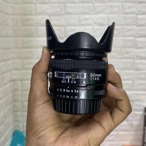 LENS CANON 50MM IS USED